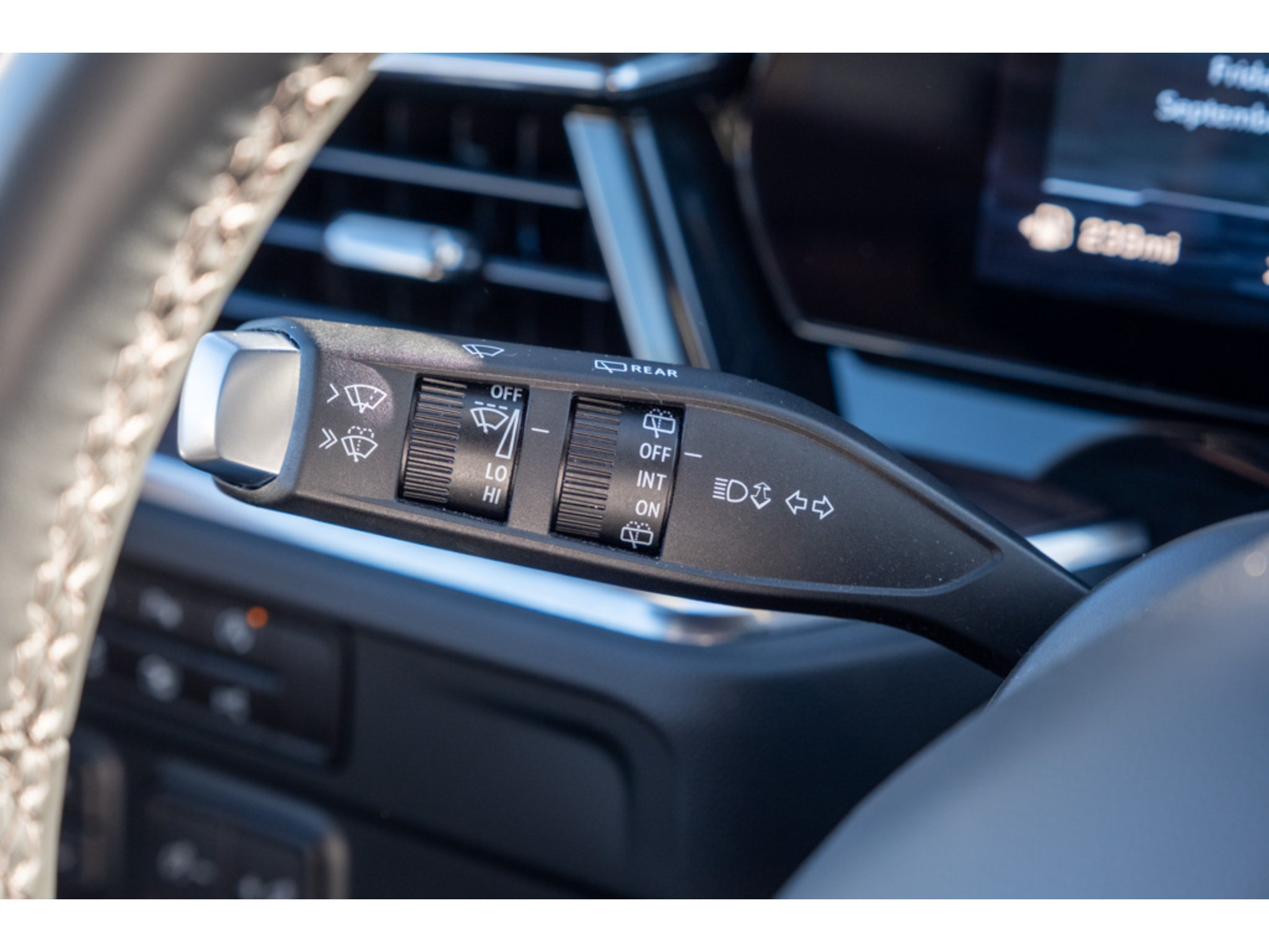 Used 2025 Chevrolet Tahoe Premier AWD/4WD image 20