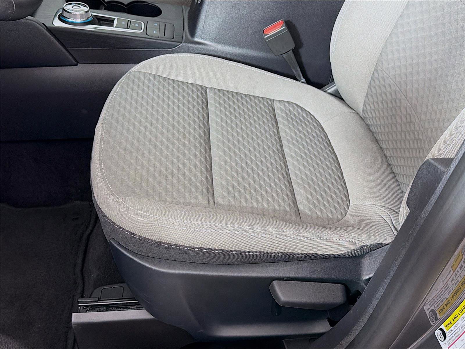 Used 2022 Ford Escape SE w/ Cold Weather Package image 19