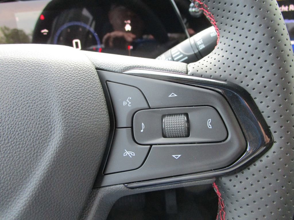 New 2026 Chevrolet Trax RS image 25