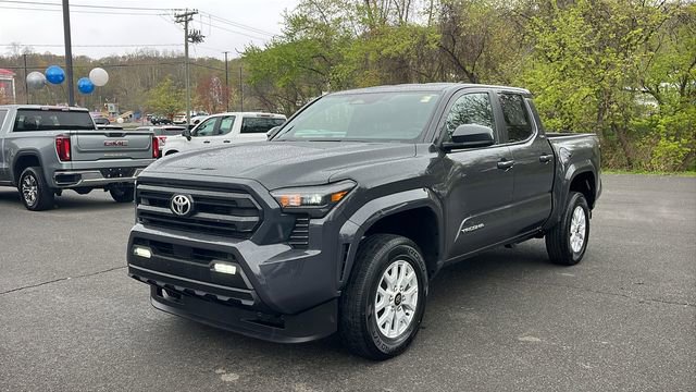 Used 2025 Toyota Tacoma SR5 AWD/4WD image 3