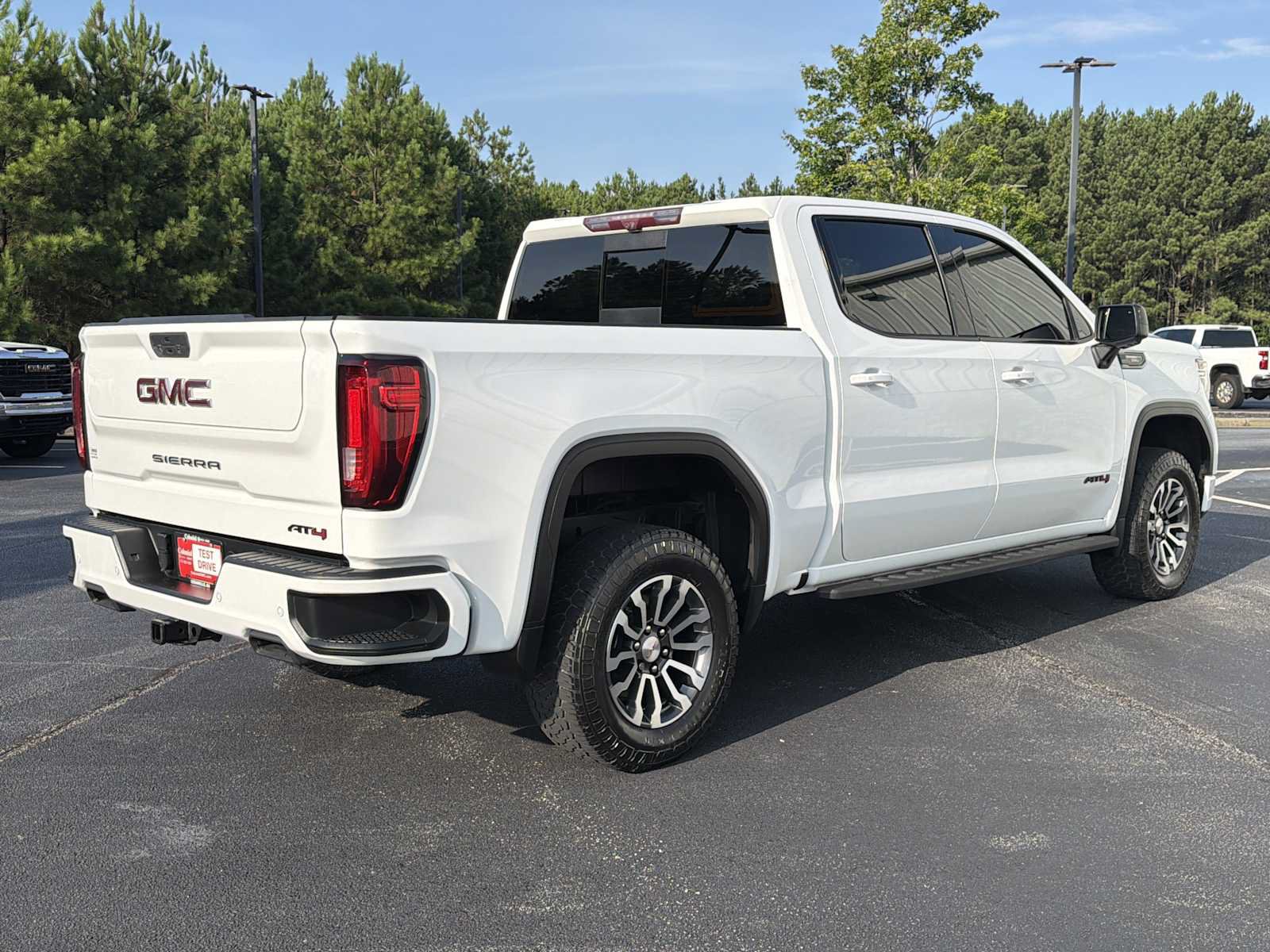 Used 2021 GMC Sierra 1500 AT4 w/ AT4 Premium Package AWD/4WD image 32