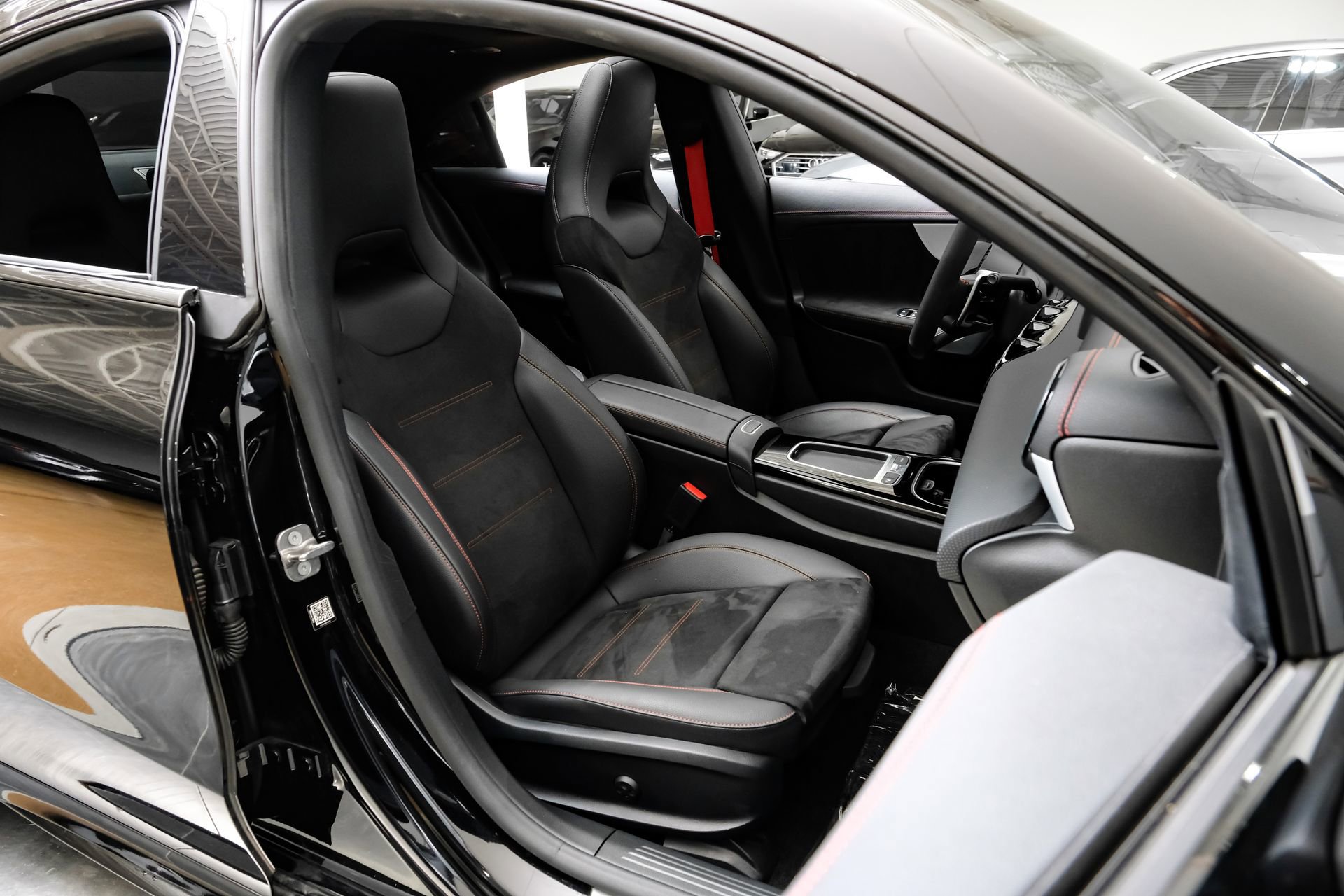 Used 2024 Mercedes-Benz CLA 35 AMG 4MATIC image 35