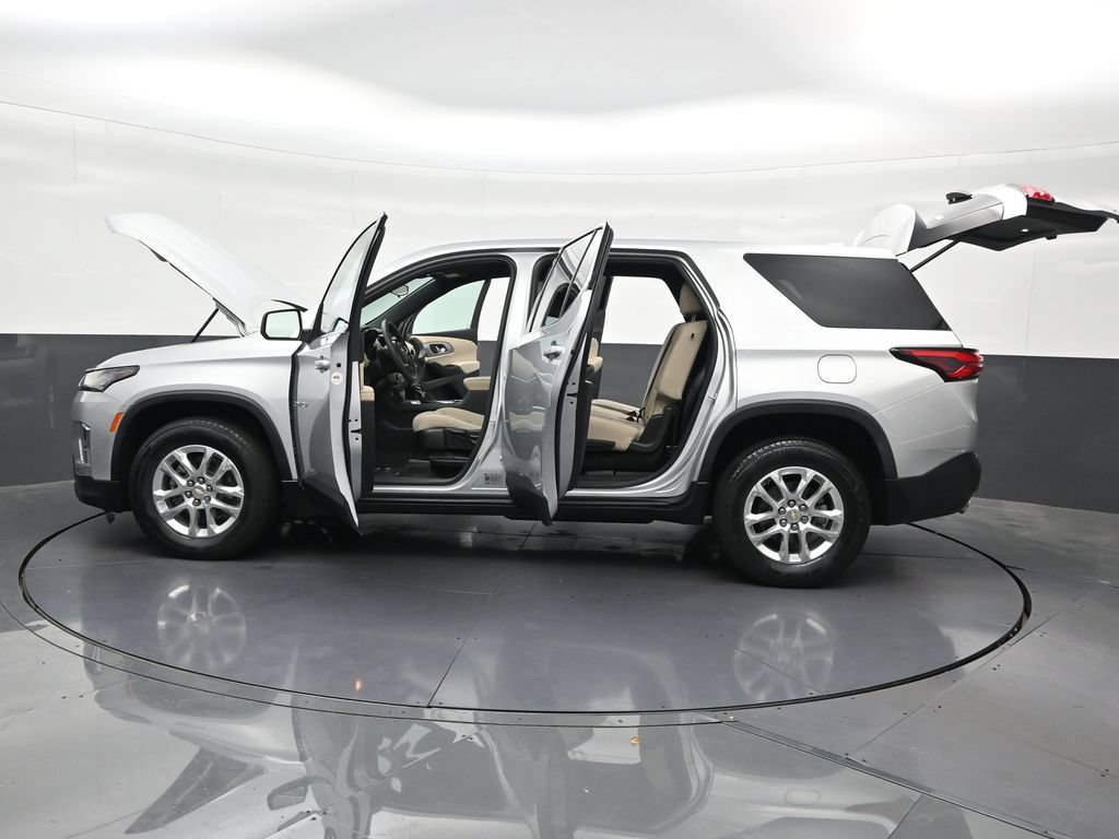 Used 2022 Chevrolet Traverse LS FWD image 40