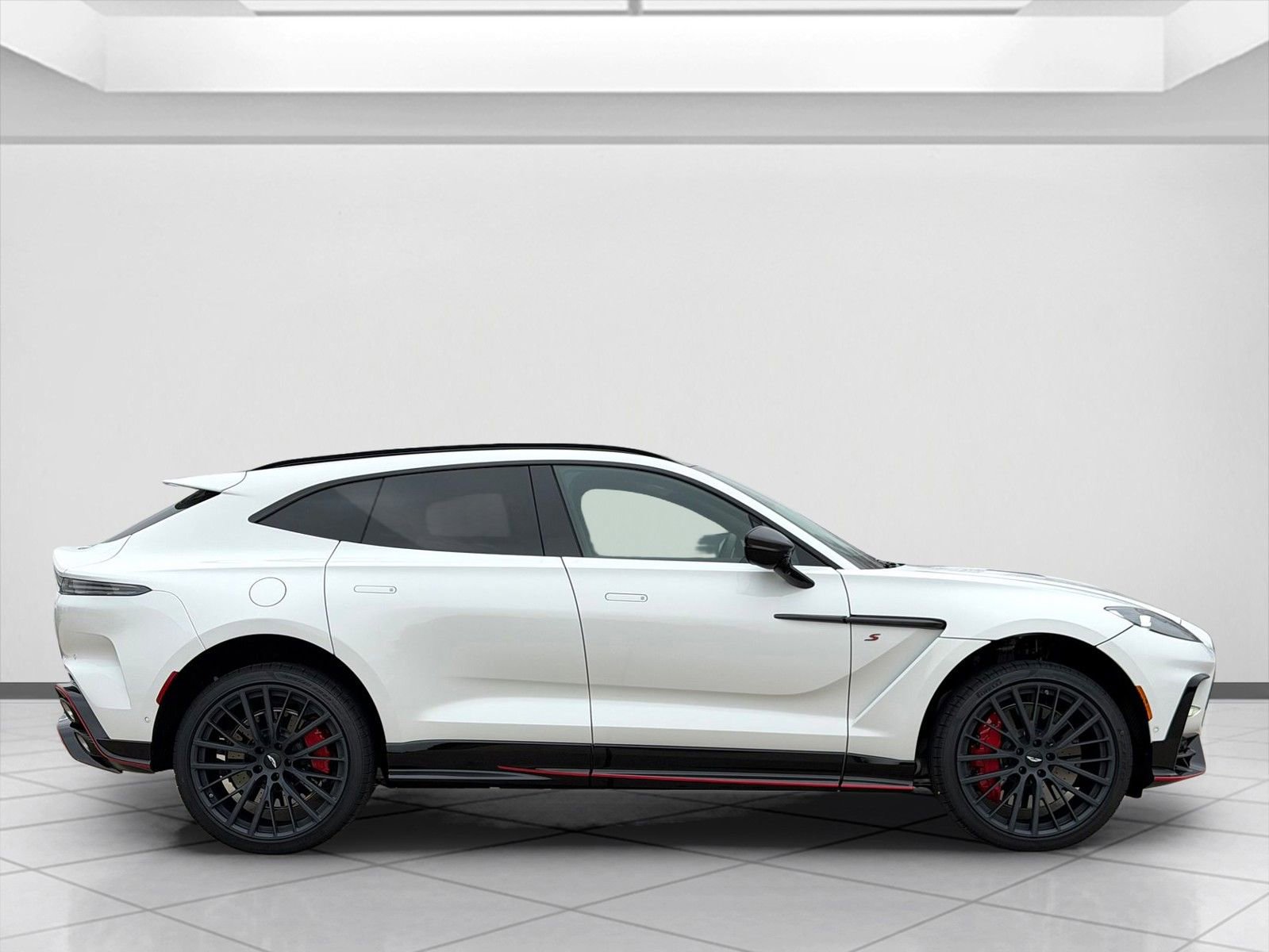 New 2026 Aston Martin DBX S image 9