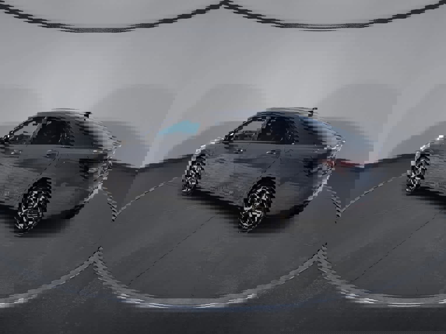 Used 2023 Hyundai Elantra SEL w/ Convenience Package image 6