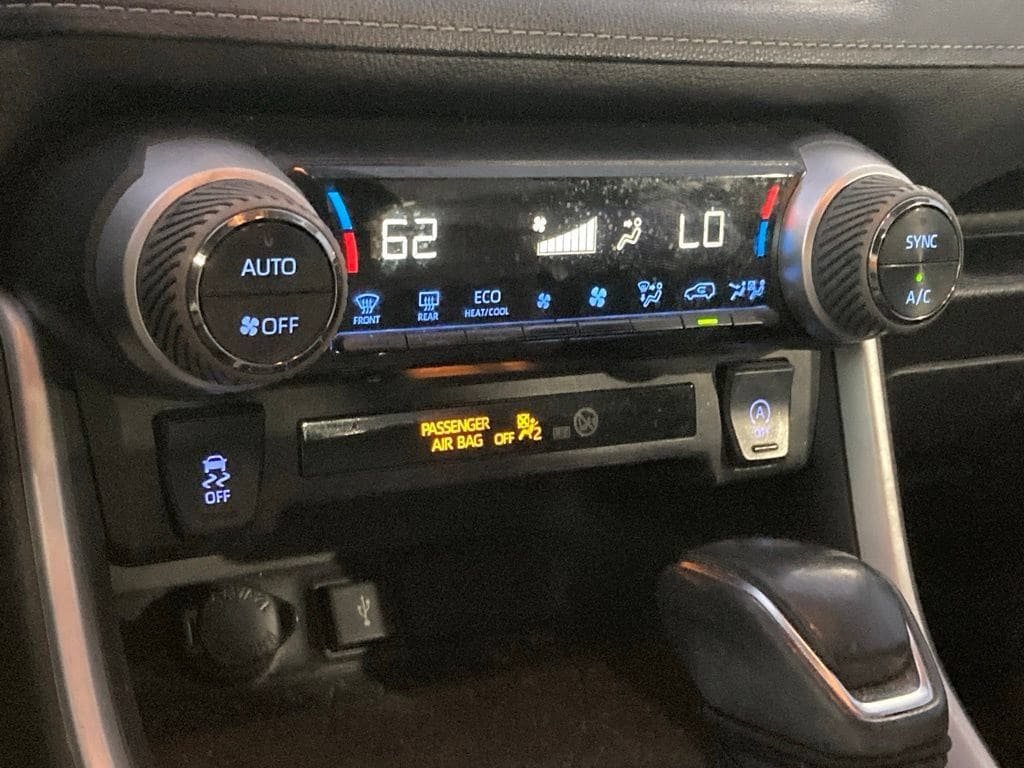 Used 2021 Toyota RAV4 XLE Premium FWD image 25