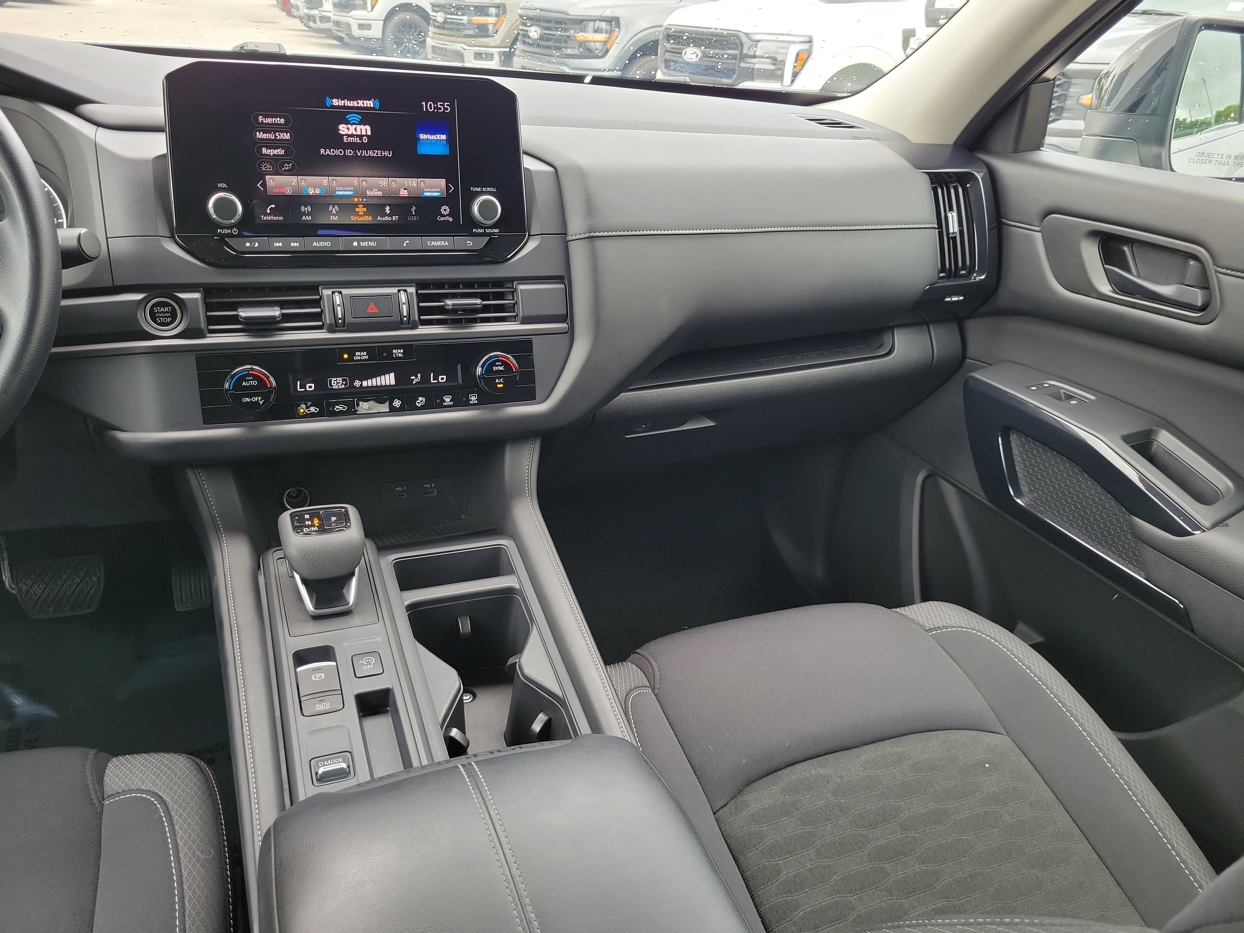 Used 2024 Nissan Pathfinder S FWD image 17