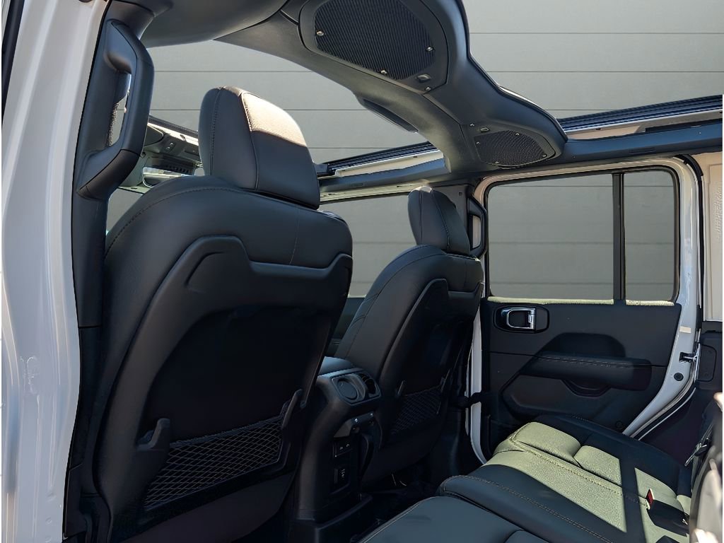 New 2026 Jeep Wrangler Unlimited Sahara AWD/4WD image 32