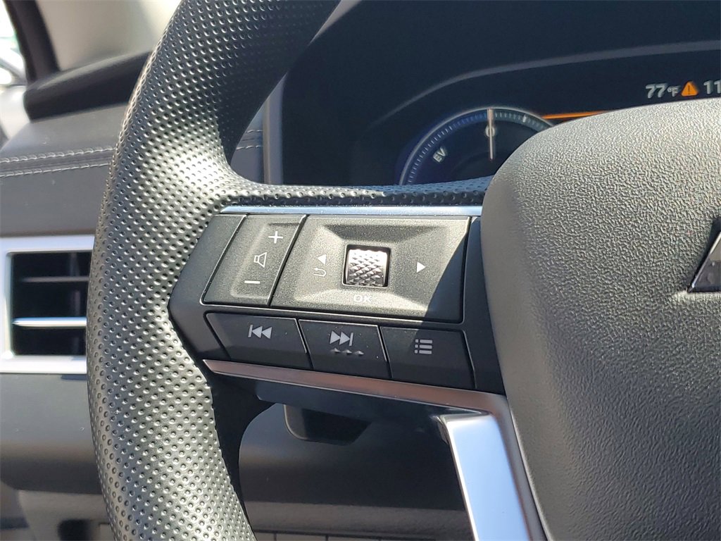 New 2025 Mitsubishi Outlander ES image 24