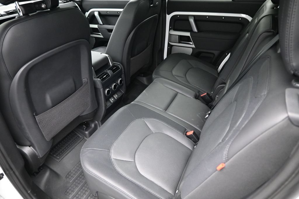 Used 2023 Land Rover Defender 130 X-Dynamic SE AWD/4WD image 23