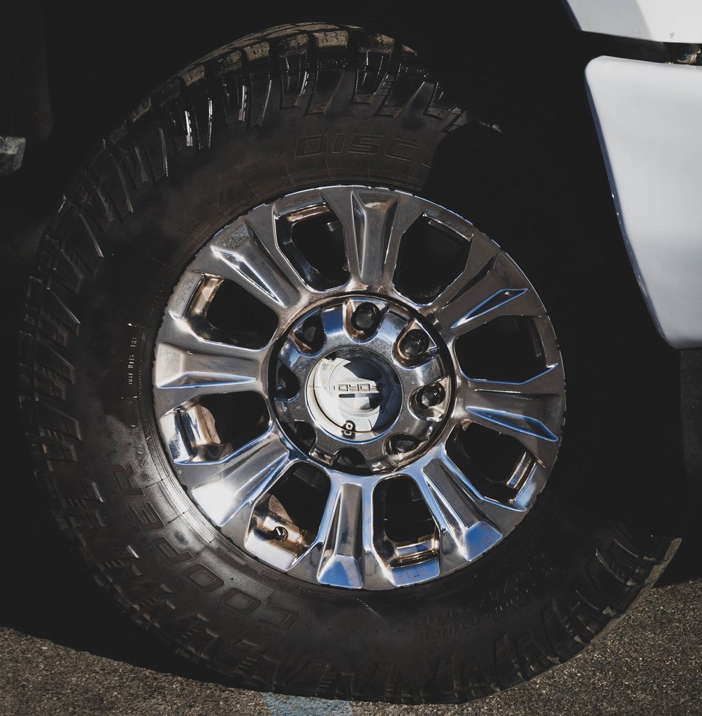 Used 2017 Ford F250 XLT w/ XLT Premium Package image 2