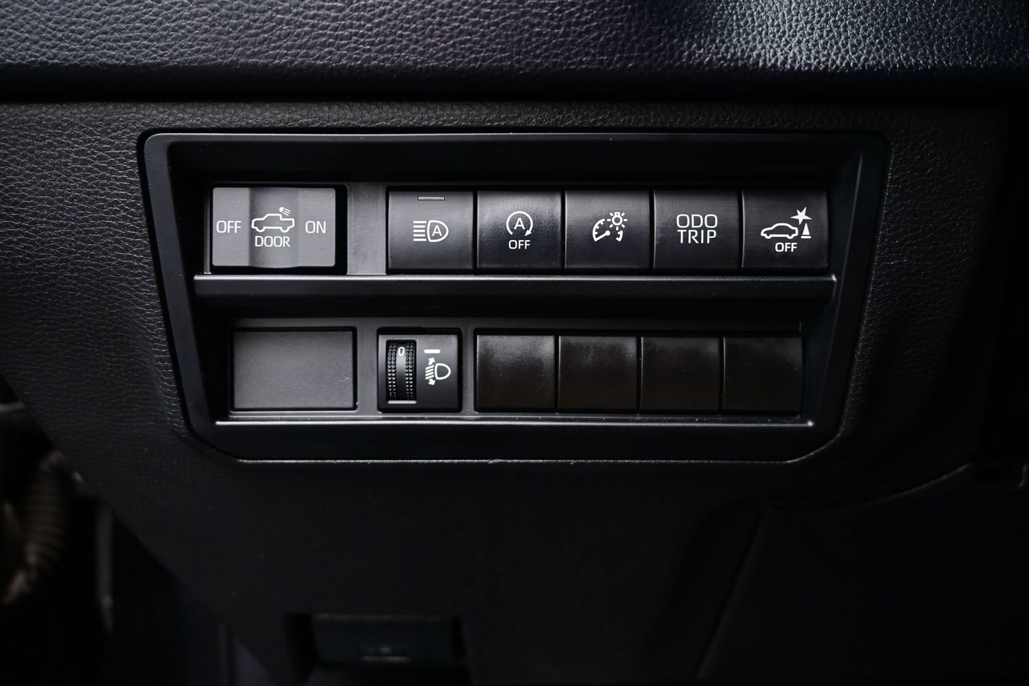 Used 2023 Toyota Tundra SR5 w/ SR5 Convenience Package AWD/4WD image 27