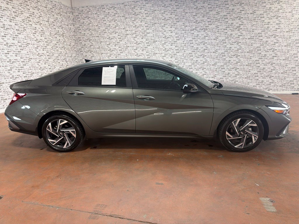 Certified 2025 Hyundai Elantra Sport FWD image 8