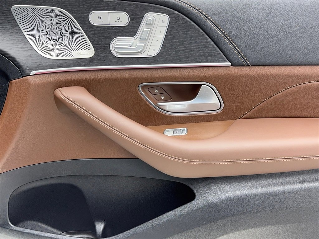 Used 2024 Mercedes-Benz GLE 53 AMG GLE 53 AMG NAV,CAM,PANO,CLMT S w/ Driver Assistance Package image 57