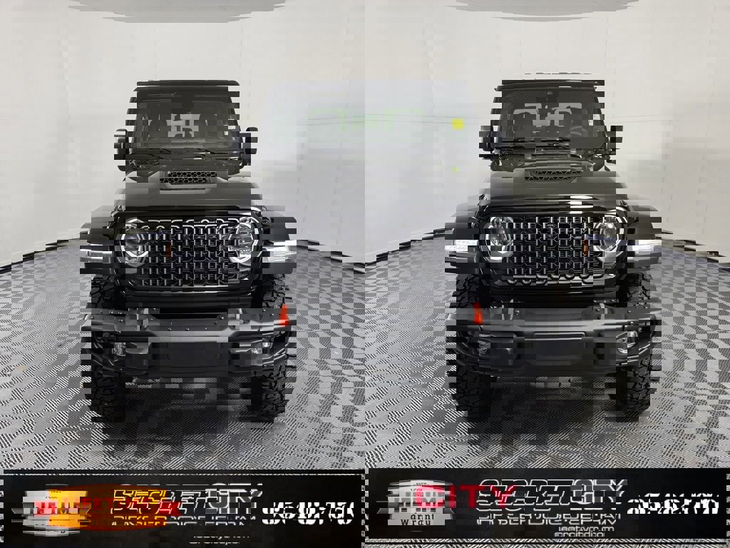 New 2025 Jeep Gladiator Mojave video 2