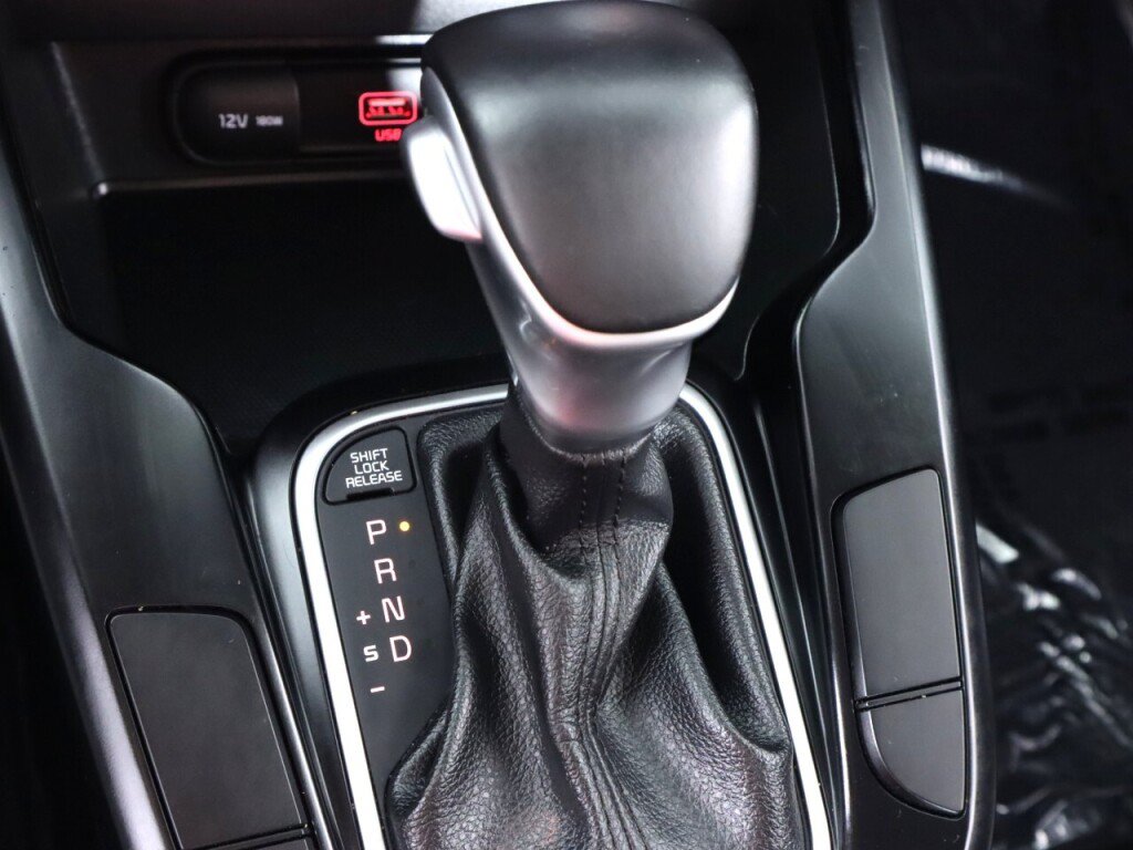 Used 2020 Kia Soul GT-Line FWD image 24