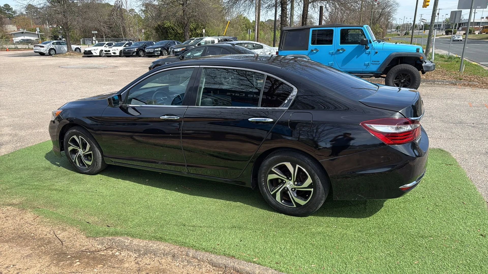Used 2017 Honda Accord LX image 5
