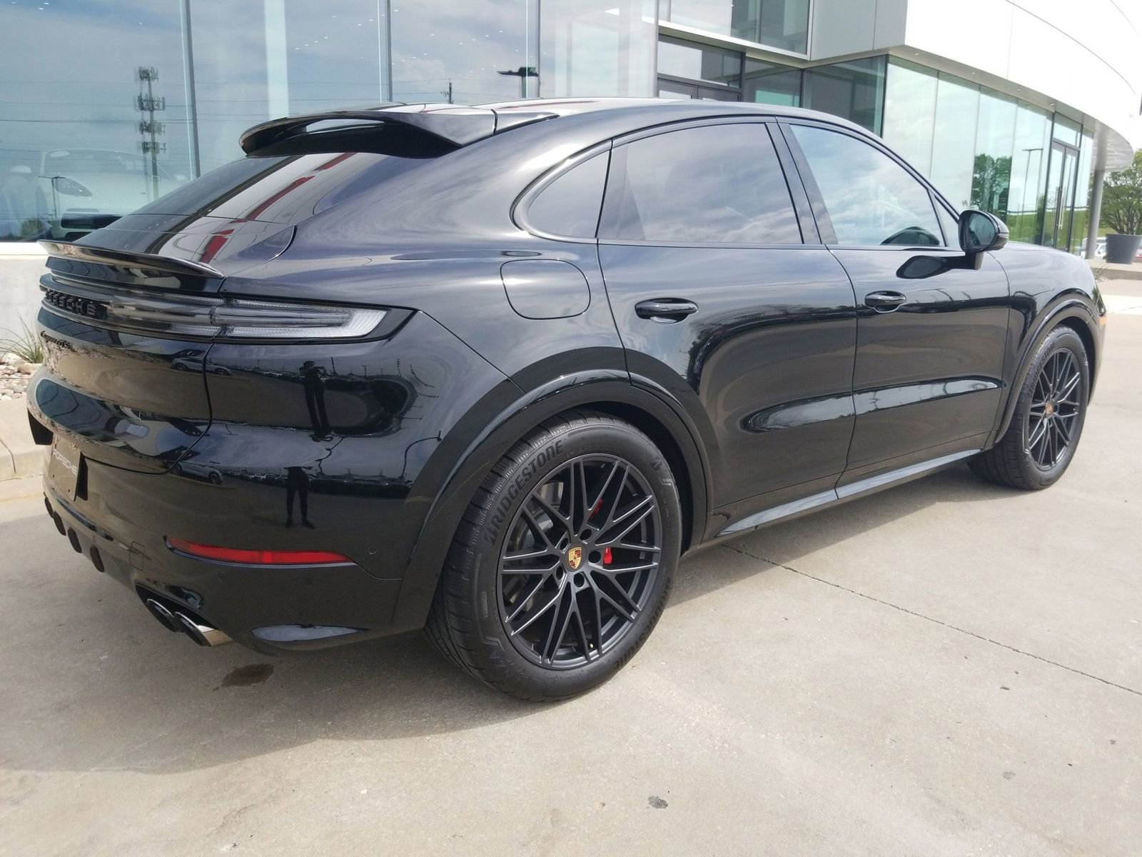 Certified 2025 Porsche Cayenne GTS image 8