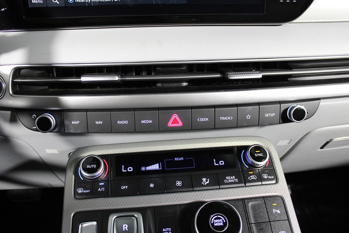 Used 2025 Hyundai Palisade SEL FWD image 23