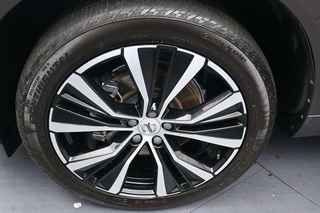 Used 2023 Volvo XC60 B5 Plus image 45