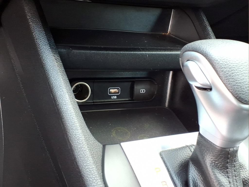 Used 2024 Kia Forte LXS w/ LXS Technology Package FWD image 8