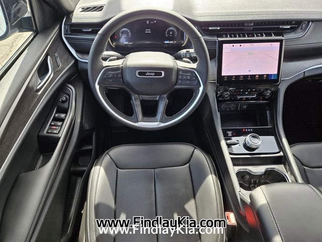 Used 2025 Jeep Grand Cherokee Limited w/ Luxury Tech Group II image 15