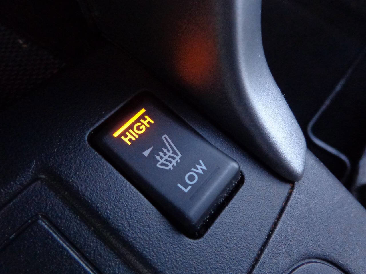 Used 2015 Subaru Forester 2.5i Premium w/ All-Weather Package image 19