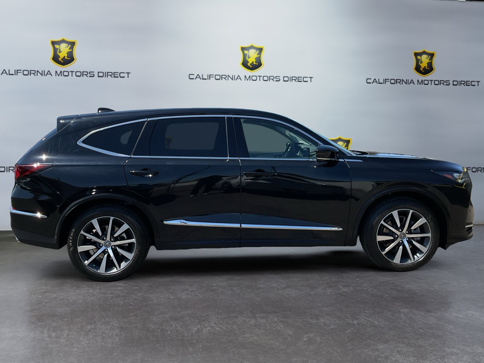 Used 2025 Acura MDX w/ Technology Package AWD/4WD image 4
