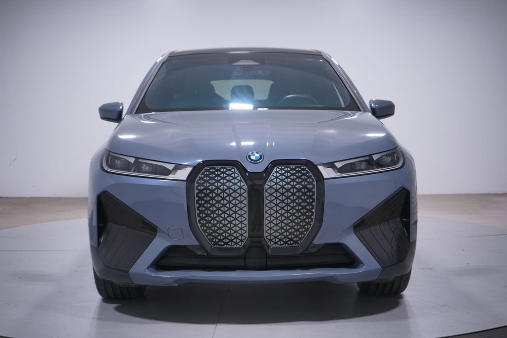 Used 2024 BMW iX xDrive50 w/ Sport Package image 4