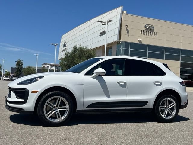 Used 2024 Porsche Macan AWD/4WD image 2