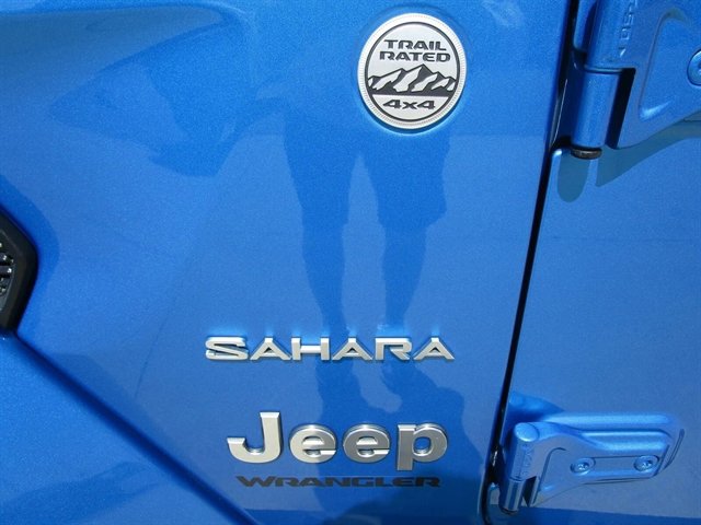Used 2024 Jeep Wrangler Sahara AWD/4WD image 37
