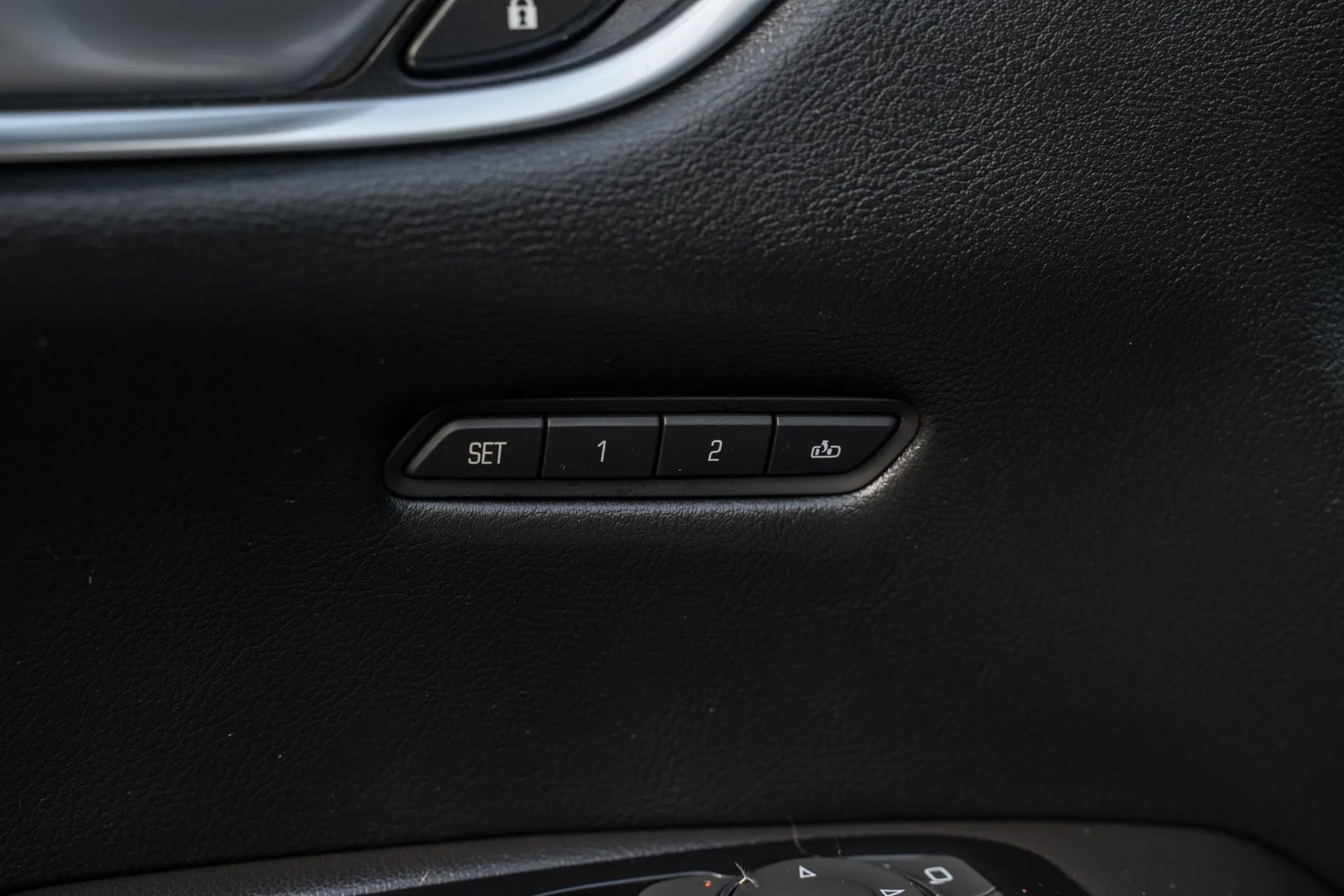 Used 2017 Cadillac XT5 Luxury w/ LPO, Wheel Lock Package image 17