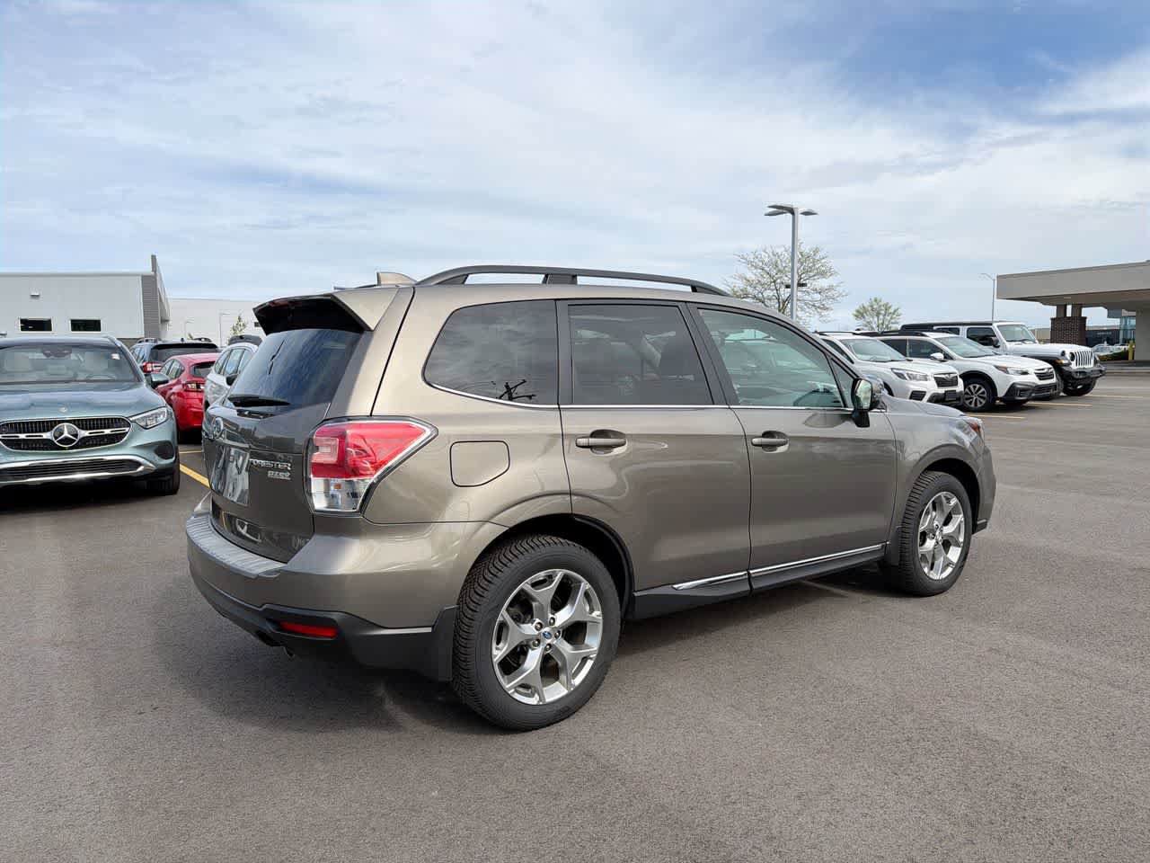 Used 2017 Subaru Forester 2.5i Touring w/ Popular Package #2 AWD/4WD image 13