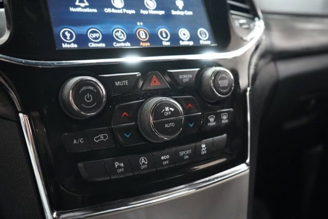 Used 2022 Jeep Grand Cherokee Laredo X image 28