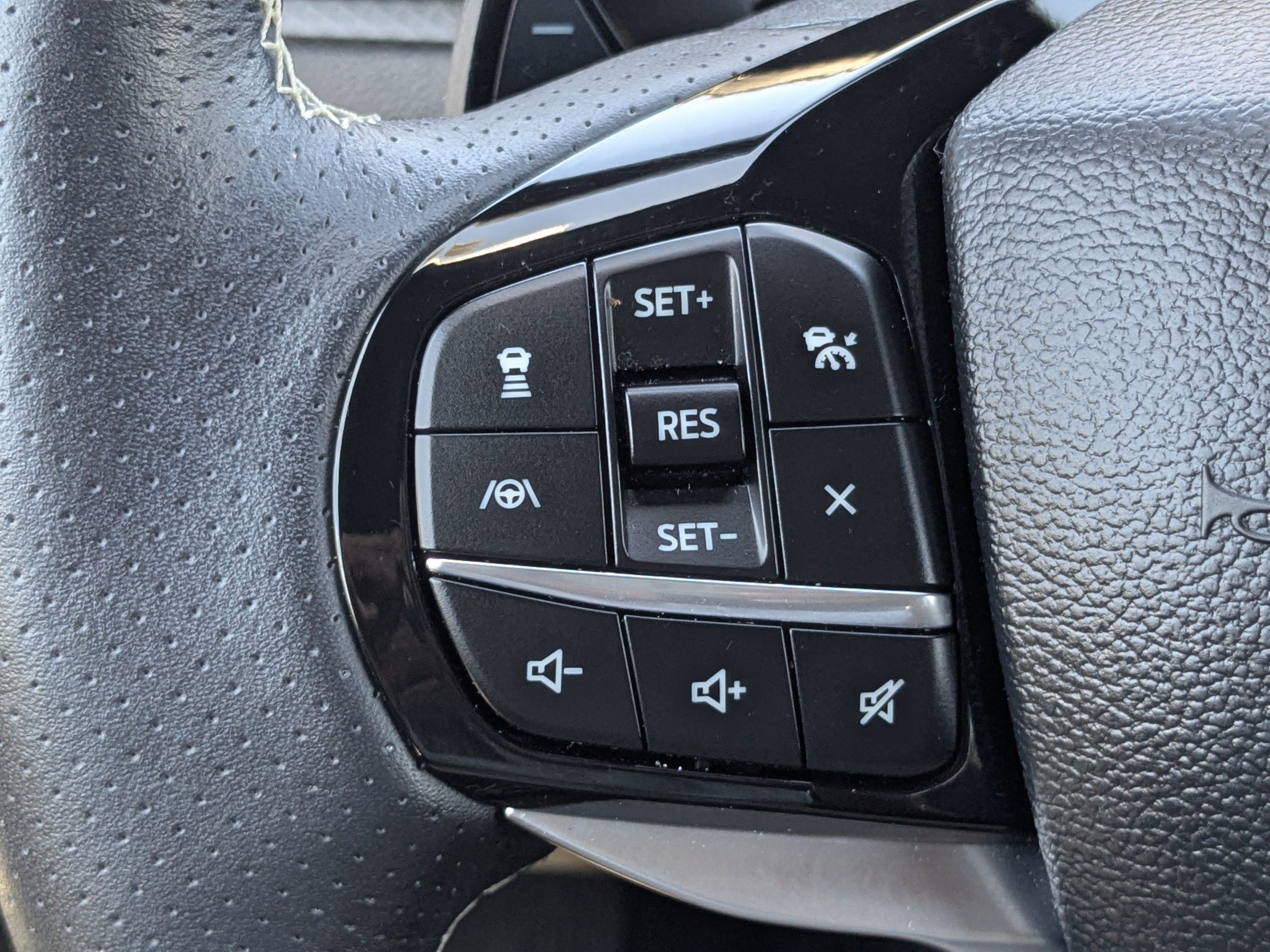 Used 2023 Ford Explorer ST w/ Equipment Group 401A AWD/4WD image 29