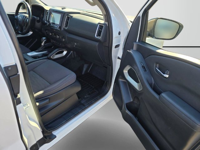 Used 2022 Nissan Frontier SV AWD/4WD image 13