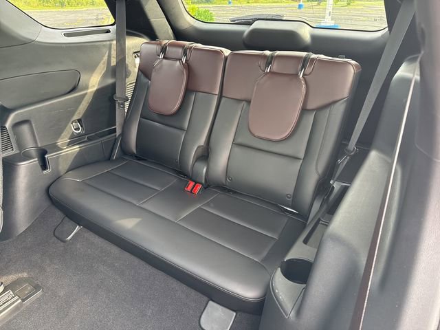 Used 2023 Ford Explorer Platinum w/ Technology Package AWD/4WD image 43