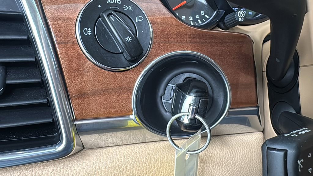 Used 2011 Porsche Panamera 4 image 25