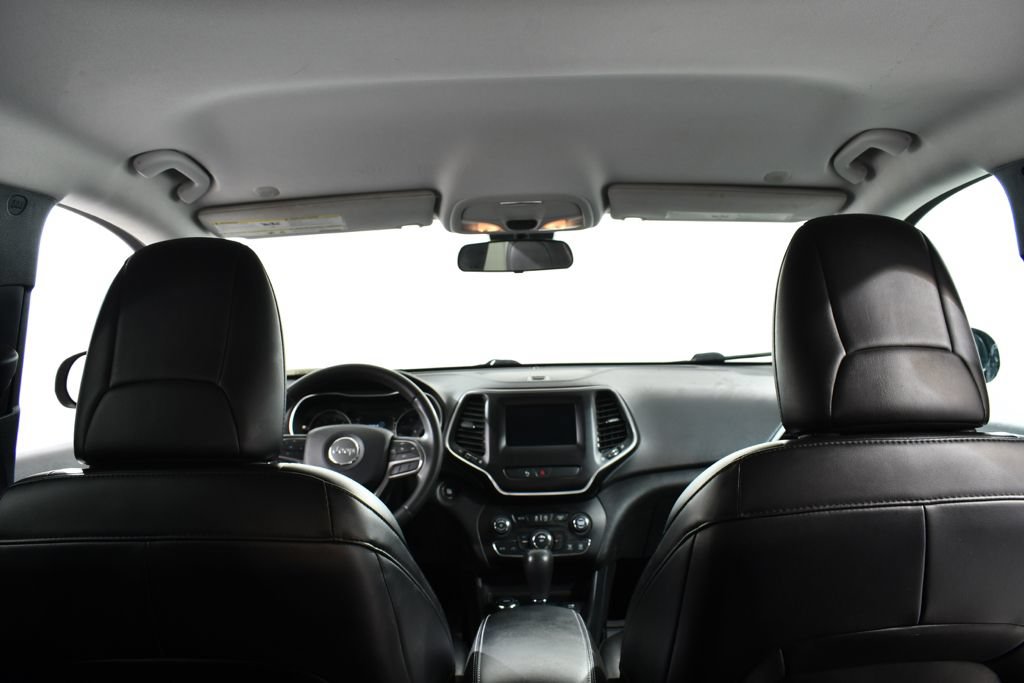 Used 2020 Jeep Cherokee Latitude Plus AWD/4WD image 17