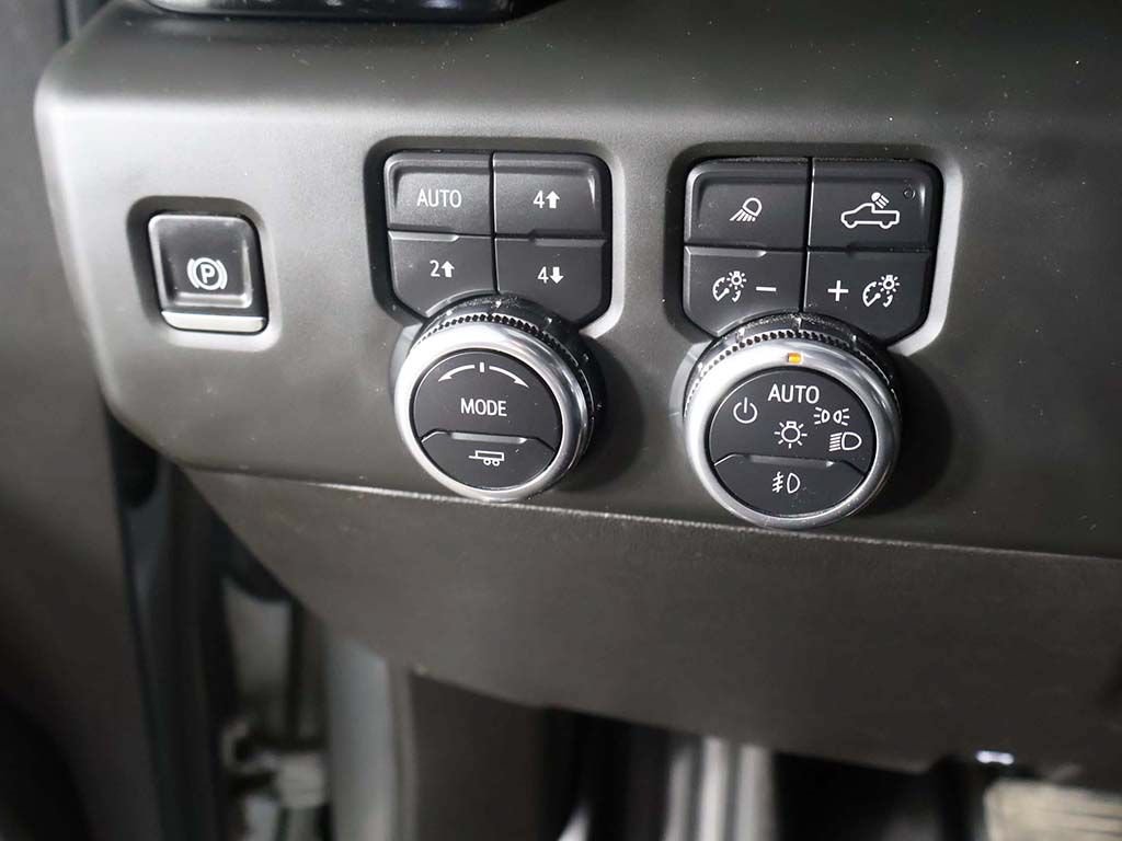 Used 2025 GMC Sierra 2500 AT4 w/ Technology Package AWD/4WD image 41