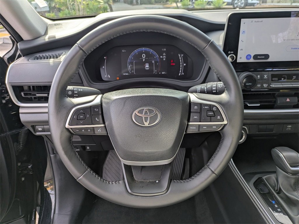 Used 2025 Toyota Grand Highlander AWD image 18