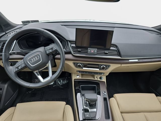 Used 2023 Audi Q5 2.0T Premium Plus w/ Premium Plus Package AWD/4WD image 10