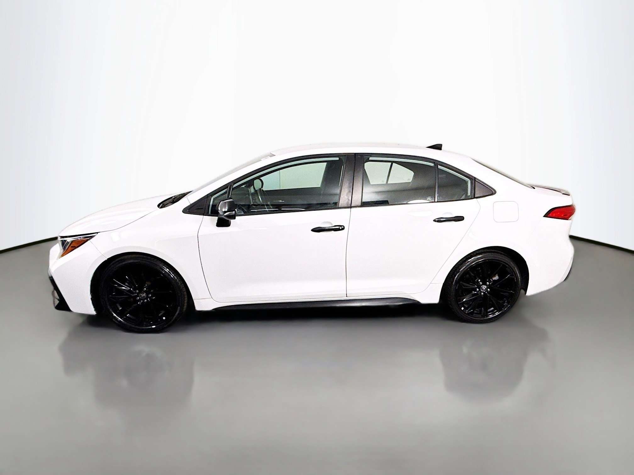 Used 2021 Toyota Corolla SE w/ Carpet Mat Package (TMS) image 6