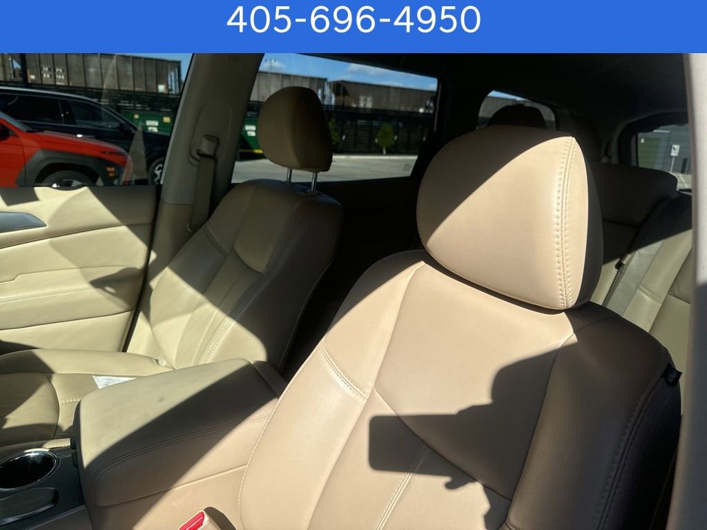 Used 2019 Nissan Pathfinder SL w/ Cargo Package image 14