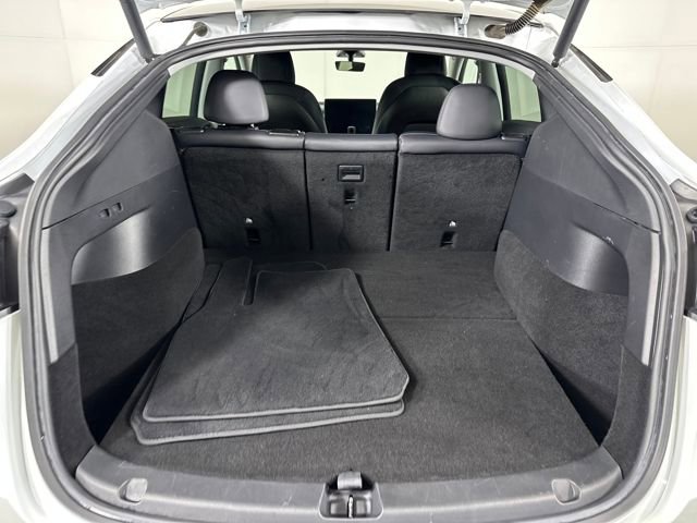 Used 2021 Tesla Model Y Long Range image 25