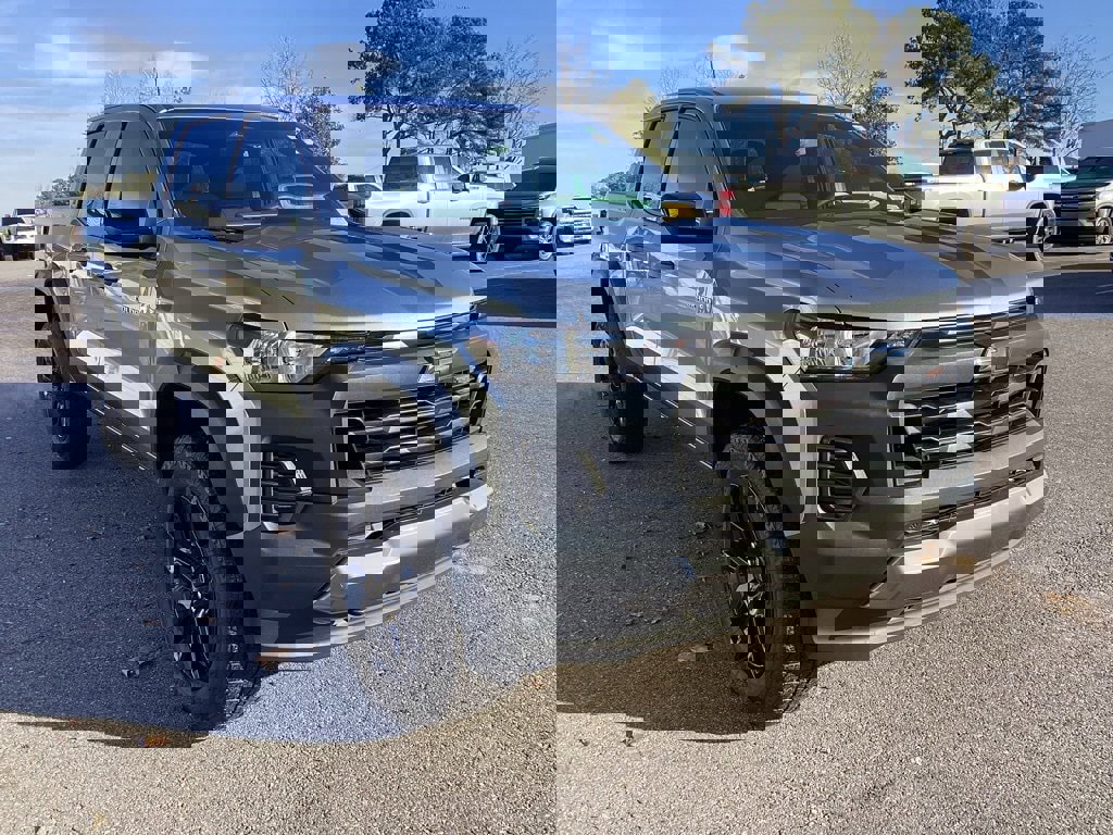 Used 2024 Chevrolet Colorado Trail Boss w/ Advanced Trailering Package image 2