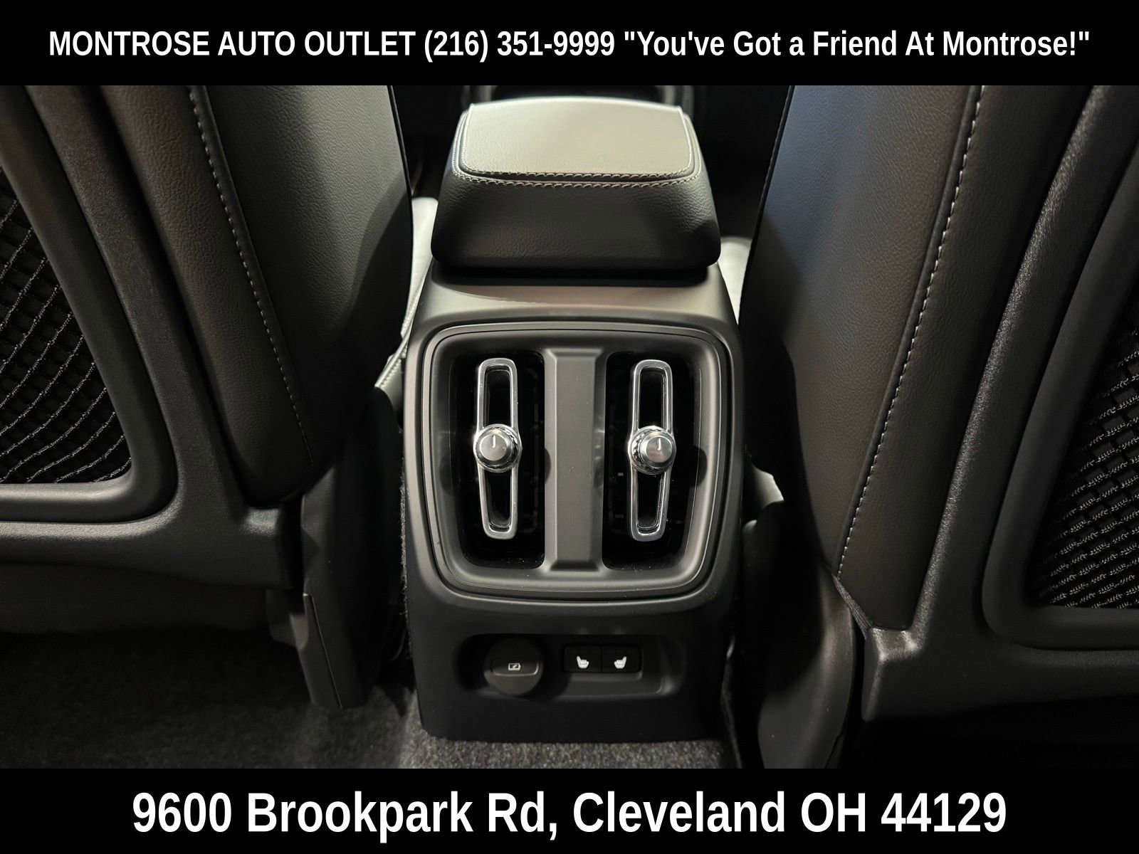 New 2026 Volvo XC40 B5 Core w/ Protection Package Premier image 34