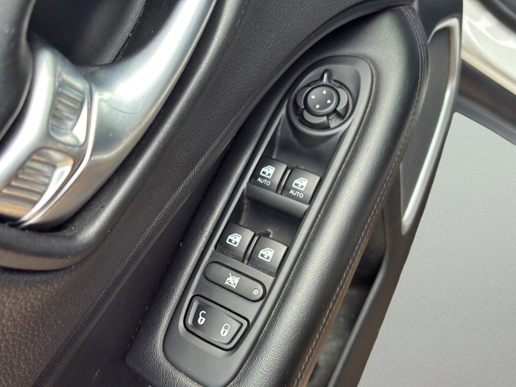 Used 2021 Jeep Compass Latitude image 21