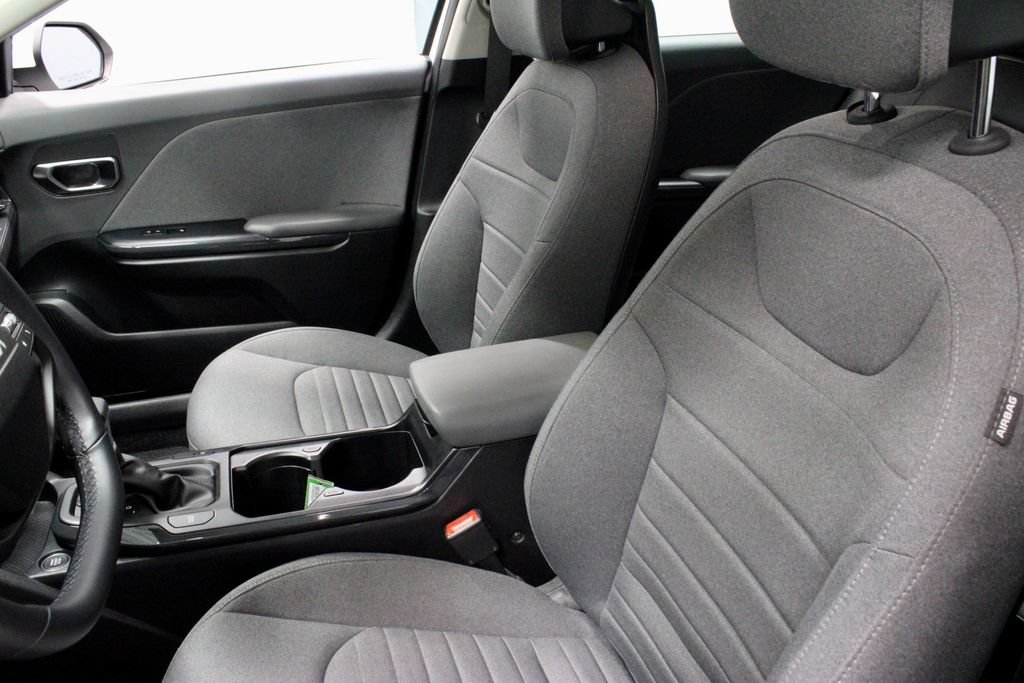 Used 2025 Kia K4 EX FWD image 25