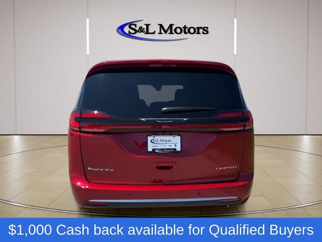 New 2027 Chrysler Pacifica Limited FWD image 10